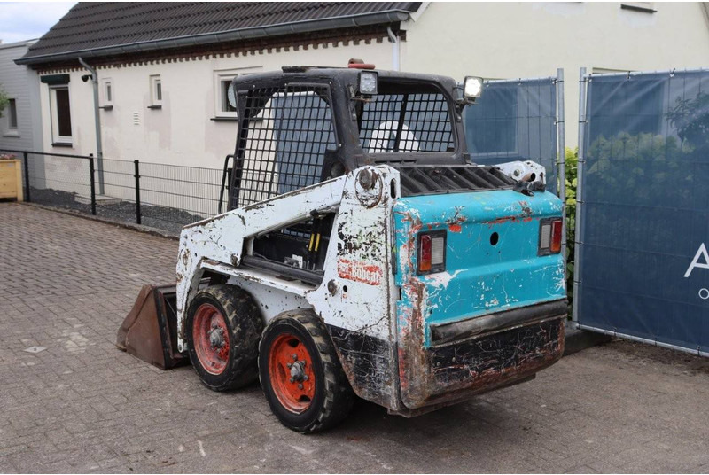 Bobcat S100 - Chargeuse sur pneus: photos 4 Bobcat S100 - Chargeuse sur pneus: photos 4