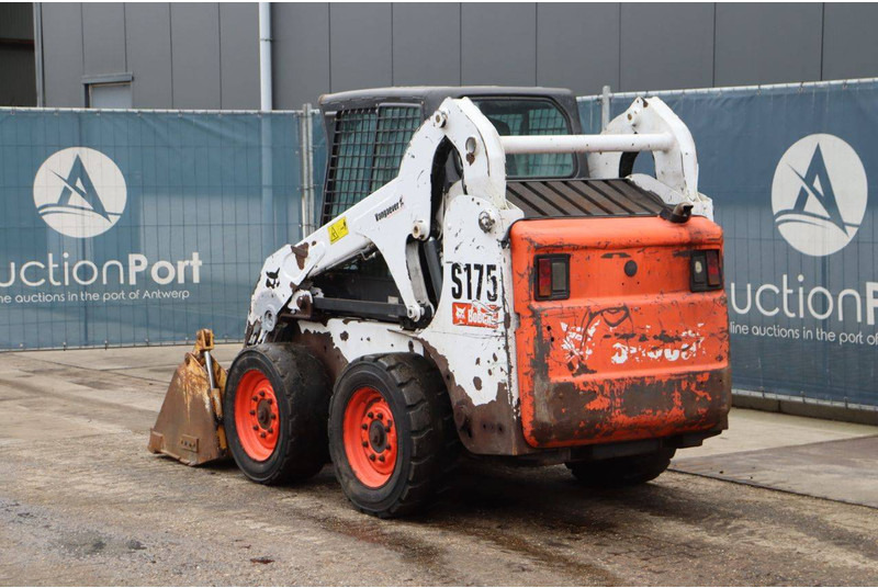 Bobcat S175 - Chargeuse sur pneus: photos 4 Bobcat S175 - Chargeuse sur pneus: photos 4