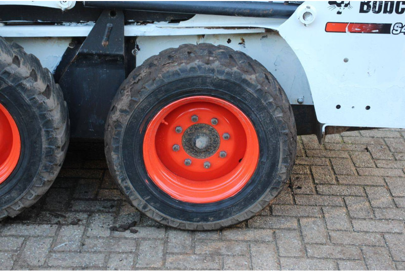 Chargeuse sur pneus Bobcat S450: photos 12