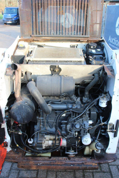 Chargeuse sur pneus Bobcat S450: photos 14