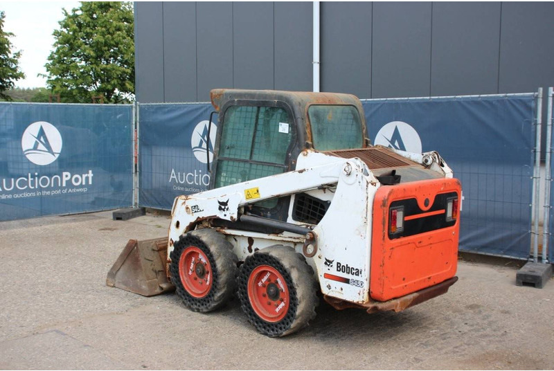 Bobcat S450 - Chargeuse sur pneus: photos 3 Bobcat S450 - Chargeuse sur pneus: photos 3