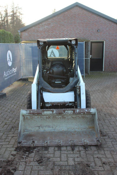 Chargeuse sur pneus Bobcat S450: photos 7