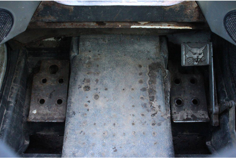 Chargeuse sur pneus Bobcat S450: photos 20