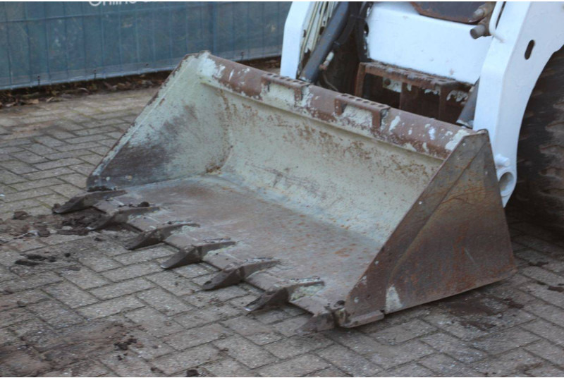 Chargeuse sur pneus Bobcat S450: photos 9