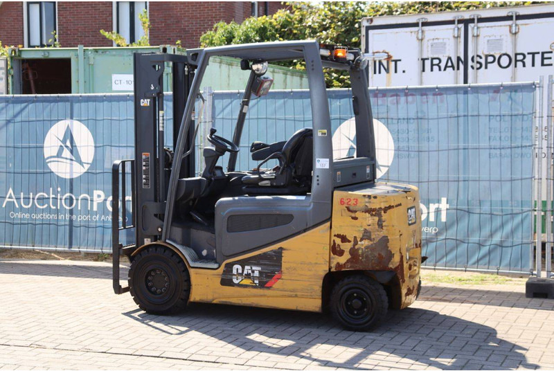 Caterpillar 2EP500 - Chariot élévateur électrique: photos 3 Caterpillar 2EP500 - Chariot élévateur électrique: photos 3