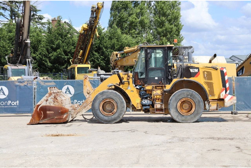Caterpillar 962M - Chargeuse sur pneus: photos 2 Caterpillar 962M - Chargeuse sur pneus: photos 2