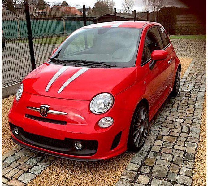Fiat 500 Abarth Tributo Ferrari (limited 142/200) - Berline: photos 1 Fiat 500 Abarth Tributo Ferrari (limited 142/200) - Berline: photos 1