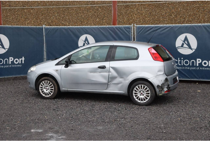Fiat Punto - Berline: photos 3 Fiat Punto - Berline: photos 3