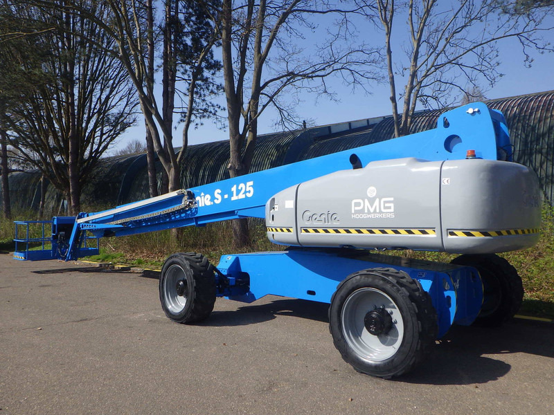 Genie S-125 - Nacelle télescopique: photos 3 Genie S-125 - Nacelle télescopique: photos 3