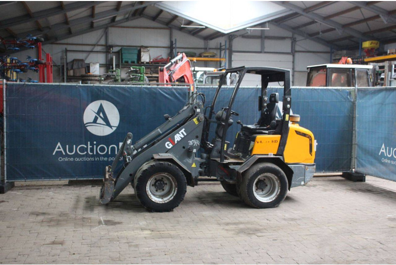 Giant V452T HD - Chargeuse sur pneus: photos 1 Giant V452T HD - Chargeuse sur pneus: photos 1