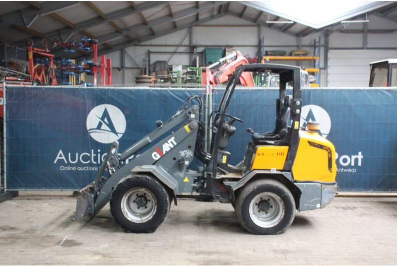 Giant V452T HD - Chargeuse sur pneus: photos 2 Giant V452T HD - Chargeuse sur pneus: photos 2