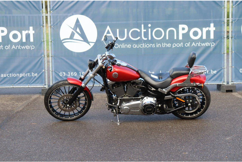 Harley-Davidson Breakout - Motocyclette: photos 2 Harley-Davidson Breakout - Motocyclette: photos 2