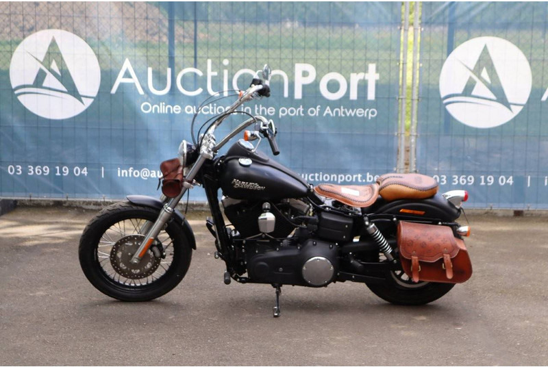 Harley-Davidson Dyna Street Bob - Motocyclette: photos 2 Harley-Davidson Dyna Street Bob - Motocyclette: photos 2