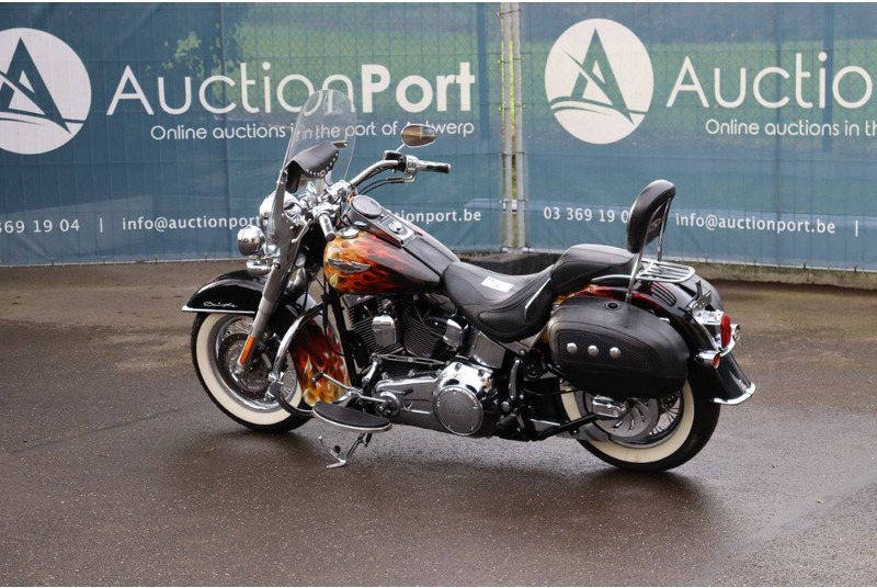 Harley-Davidson Softail Deluxe - Motocyclette: photos 3 Harley-Davidson Softail Deluxe - Motocyclette: photos 3
