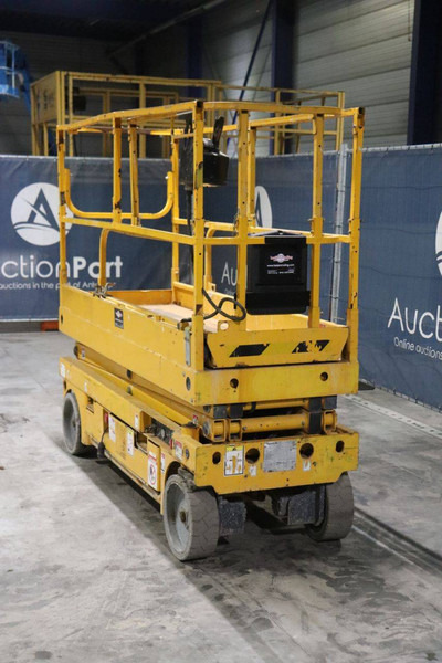 Haulotte COMPACT 8 - Nacelle ciseaux: photos 4 Haulotte COMPACT 8 - Nacelle ciseaux: photos 4