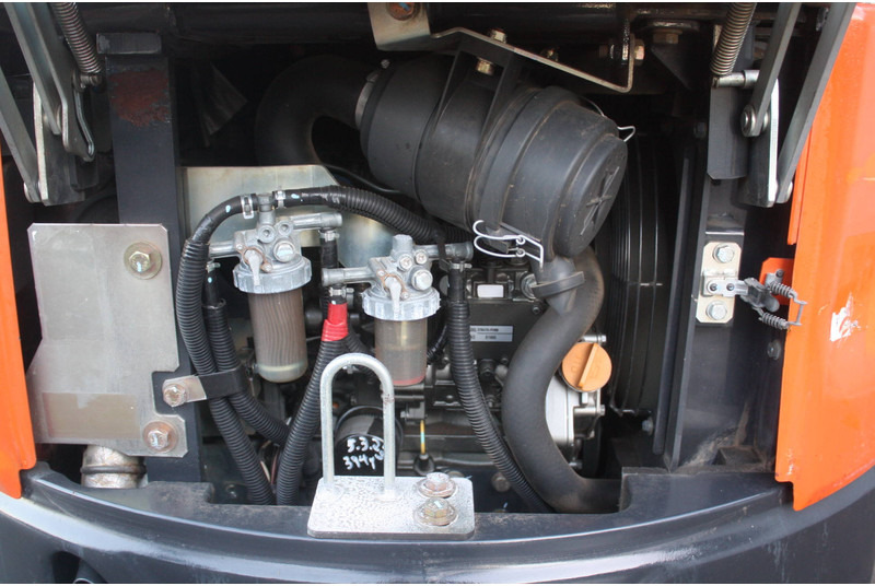 Pelle sur chenille Hitachi ZX17U-5: photos 10