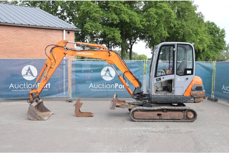 Hitachi ZX35 - Pelle sur chenille: photos 2 Hitachi ZX35 - Pelle sur chenille: photos 2