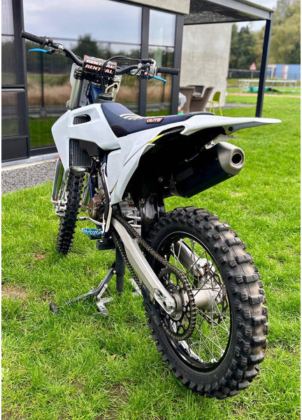 Husqvarna 250 F - Motocyclette: photos 2 Husqvarna 250 F - Motocyclette: photos 2