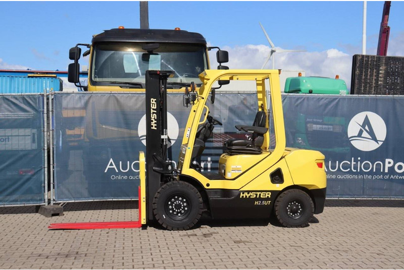 Hyster H2.5UT - Chariot élévateur diesel: photos 1 Hyster H2.5UT - Chariot élévateur diesel: photos 1