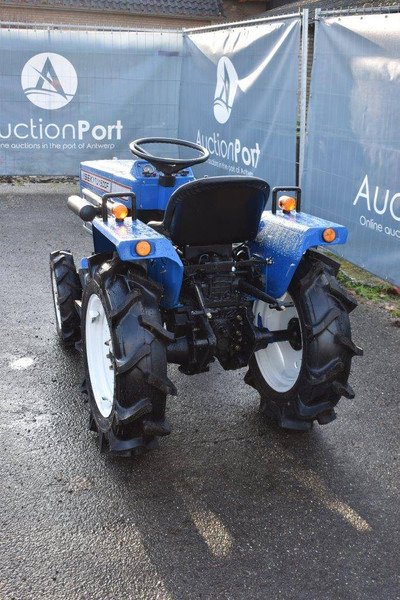Iseki TU1500F - Tracteur agricole: photos 4 Iseki TU1500F - Tracteur agricole: photos 4