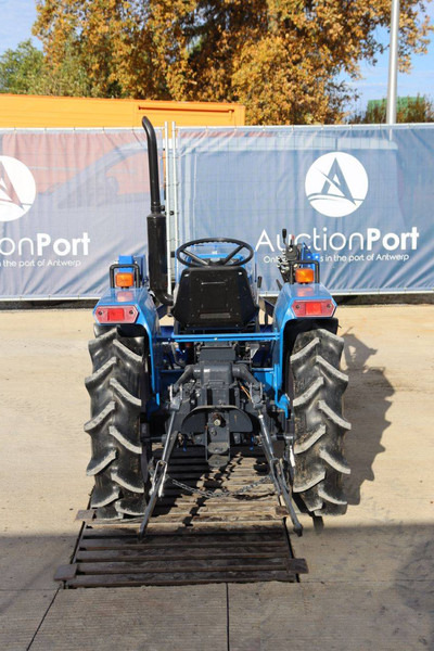 Iseki TU1700 - Tracteur agricole: photos 5 Iseki TU1700 - Tracteur agricole: photos 5