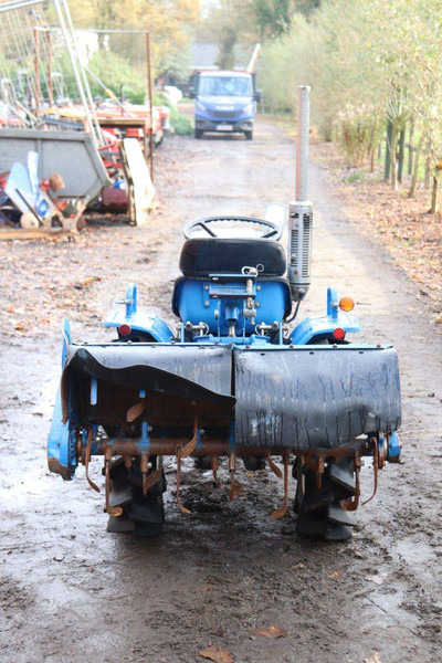 Iseki TX1210 - Tracteur agricole: photos 5 Iseki TX1210 - Tracteur agricole: photos 5