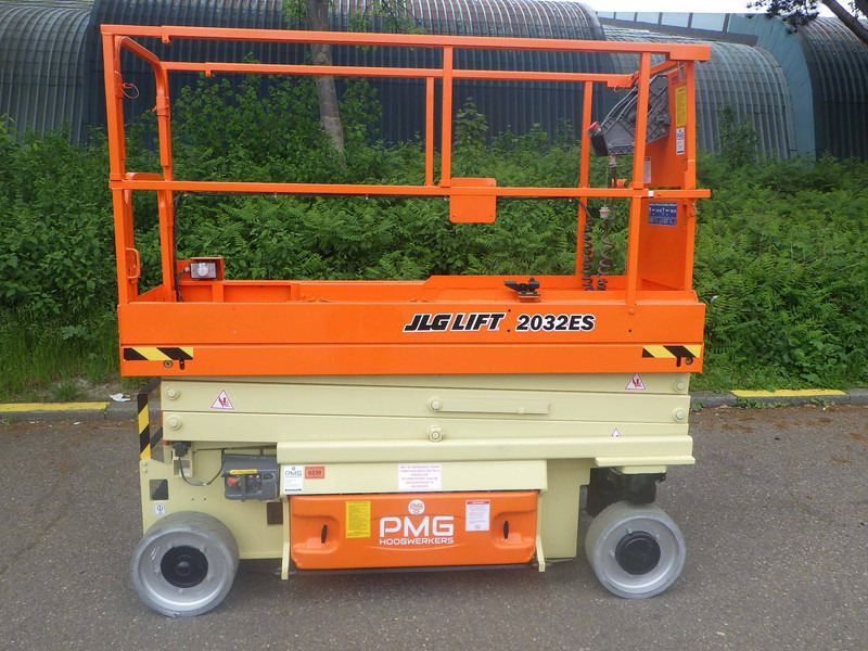 JLG 2032ES - Nacelle ciseaux: photos 1 JLG 2032ES - Nacelle ciseaux: photos 1