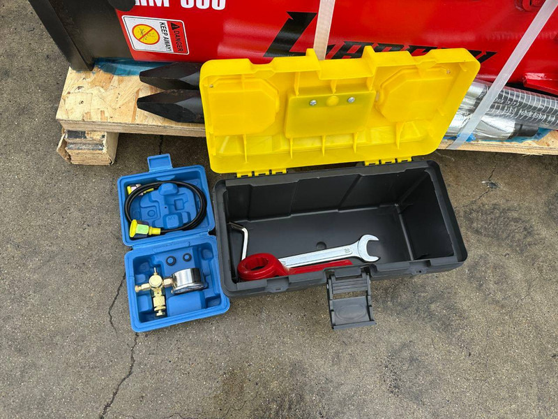 Lancia HM500 - Marteau hydraulique: photos 2 Lancia HM500 - Marteau hydraulique: photos 2