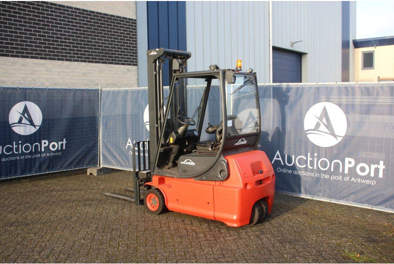 Linde E16-02 - Chariot élévateur électrique: photos 3 Linde E16-02 - Chariot élévateur électrique: photos 3