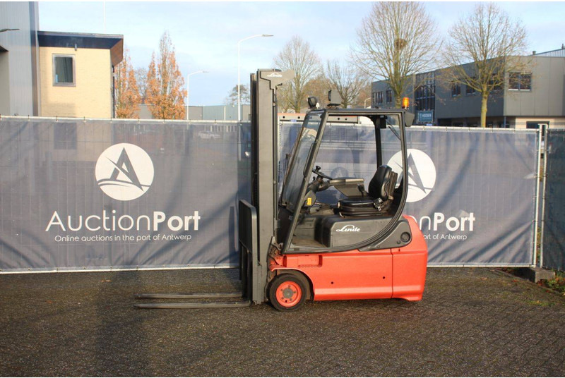Linde E16-02 - Chariot élévateur électrique: photos 1 Linde E16-02 - Chariot élévateur électrique: photos 1