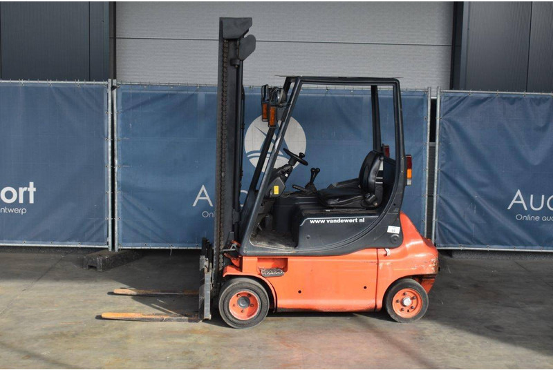 Linde E20P - Chariot élévateur électrique: photos 2 Linde E20P - Chariot élévateur électrique: photos 2