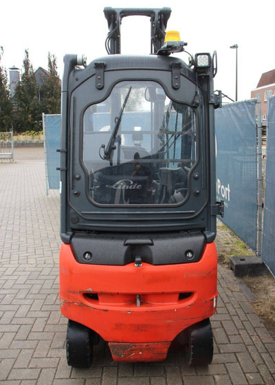 Linde E20PH-02 - Chariot élévateur électrique: photos 4 Linde E20PH-02 - Chariot élévateur électrique: photos 4