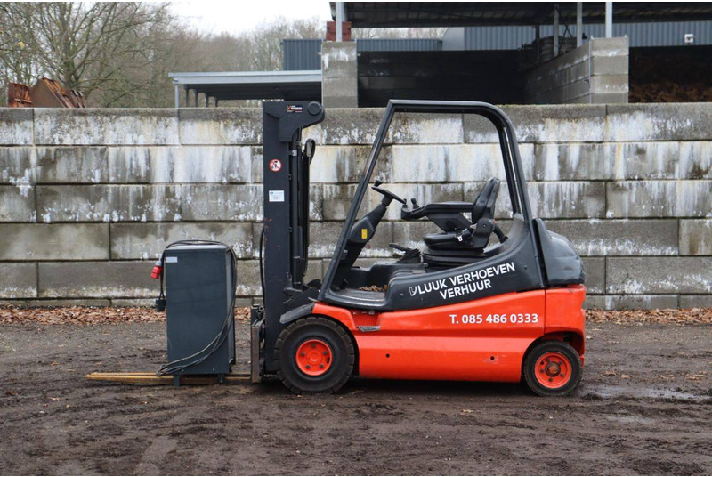 Linde E25-02 - Chariot élévateur électrique: photos 2 Linde E25-02 - Chariot élévateur électrique: photos 2