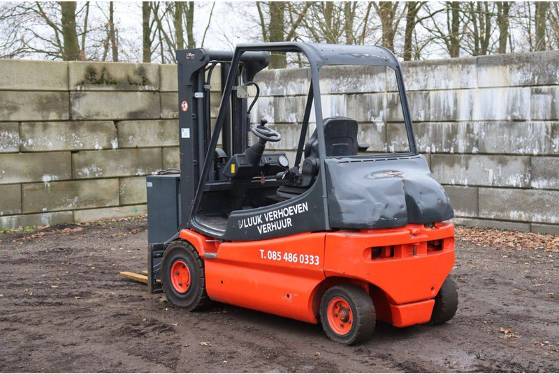 Linde E25-02 - Chariot élévateur électrique: photos 4 Linde E25-02 - Chariot élévateur électrique: photos 4