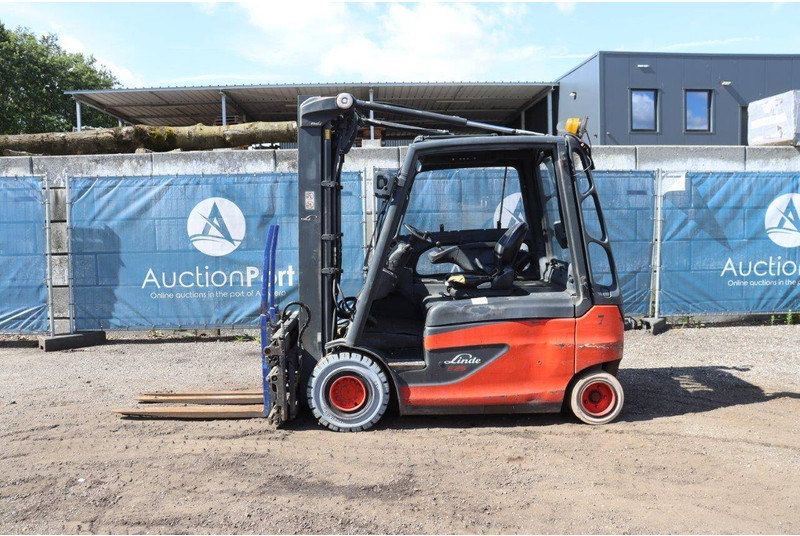 Linde E25L-01 - Chariot élévateur électrique: photos 2 Linde E25L-01 - Chariot élévateur électrique: photos 2
