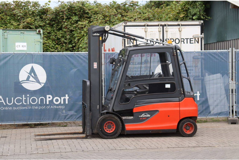 Linde E30L-01 - Chariot élévateur électrique: photos 1 Linde E30L-01 - Chariot élévateur électrique: photos 1