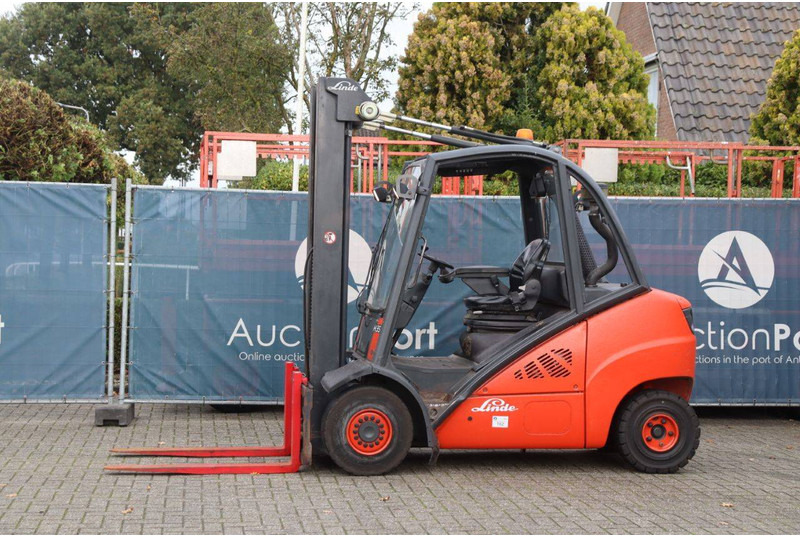 Linde H35D-01 - Chariot élévateur diesel: photos 1 Linde H35D-01 - Chariot élévateur diesel: photos 1