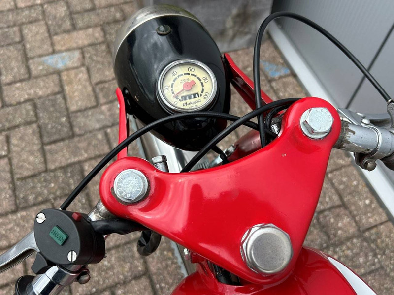 Malaguti Sport 71 - Motocyclette: photos 4 Malaguti Sport 71 - Motocyclette: photos 4