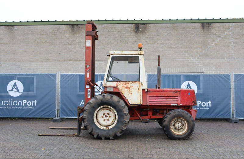 Manitou 4RM30G - Chariot tout terrain: photos 2 Manitou 4RM30G - Chariot tout terrain: photos 2