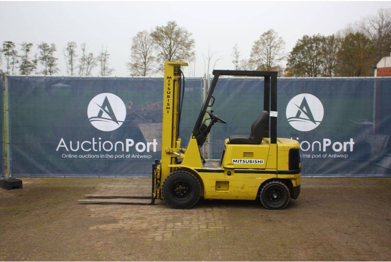 Mitsubishi FD15 - Chariot élévateur diesel: photos 2 Mitsubishi FD15 - Chariot élévateur diesel: photos 2