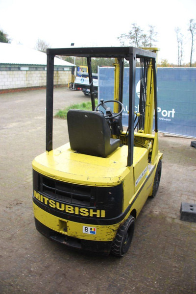 Mitsubishi FD15 - Chariot élévateur diesel: photos 5 Mitsubishi FD15 - Chariot élévateur diesel: photos 5