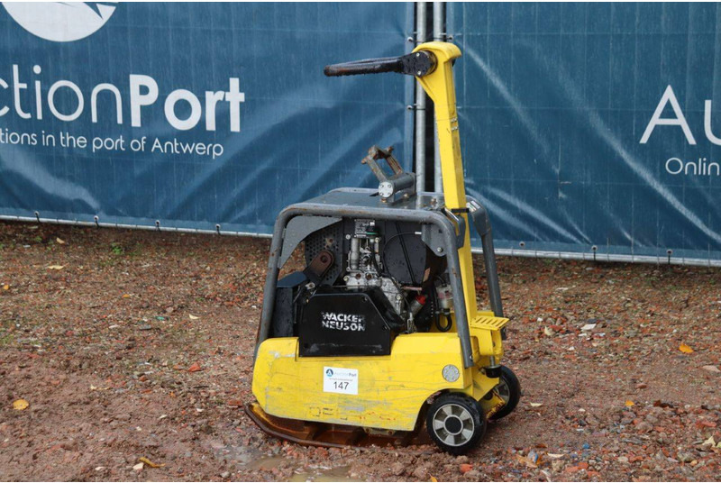 Neuson DPU3050 - Plaque vibrante: photos 2 Neuson DPU3050 - Plaque vibrante: photos 2