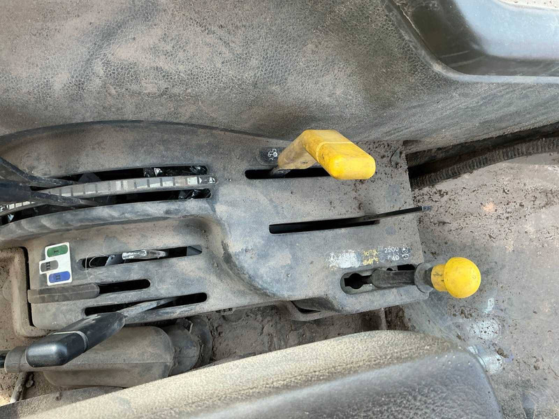 Tracteur agricole New Holland L85 DT: photos 20