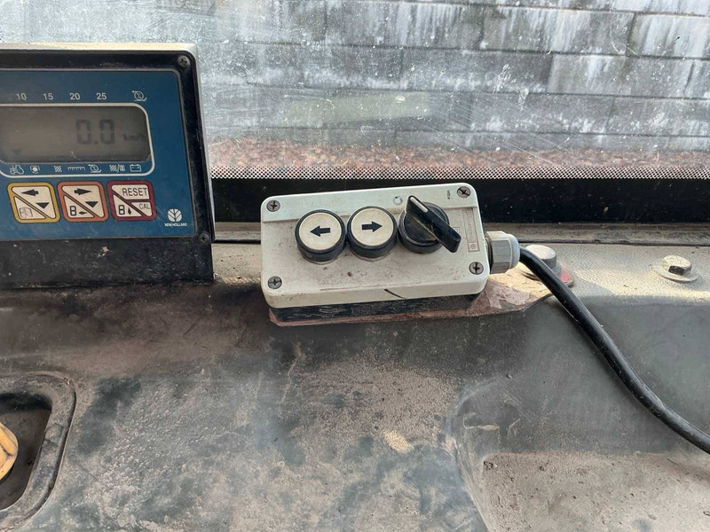 Tracteur agricole New Holland L85 DT: photos 19