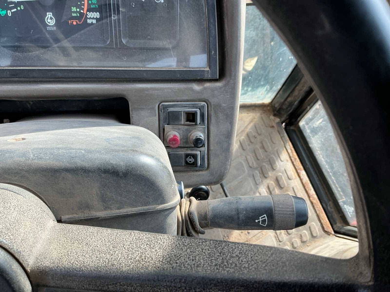 Tracteur agricole New Holland L85 DT: photos 8