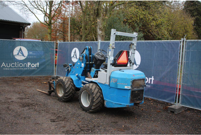 Quappen A27X - Chargeuse sur pneus: photos 3 Quappen A27X - Chargeuse sur pneus: photos 3