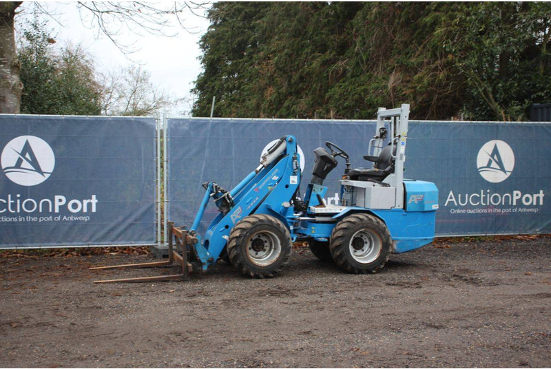 Quappen A27X - Chargeuse sur pneus: photos 1 Quappen A27X - Chargeuse sur pneus: photos 1