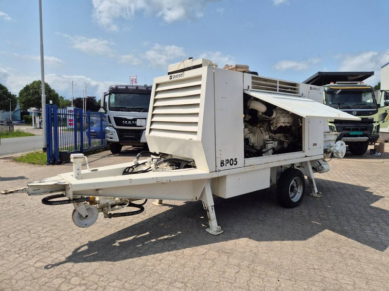 Schwing Stetter BP 4000 HDR D - Pompe à béton stationnaire: photos 4 Schwing Stetter BP 4000 HDR D - Pompe à béton stationnaire: photos 4