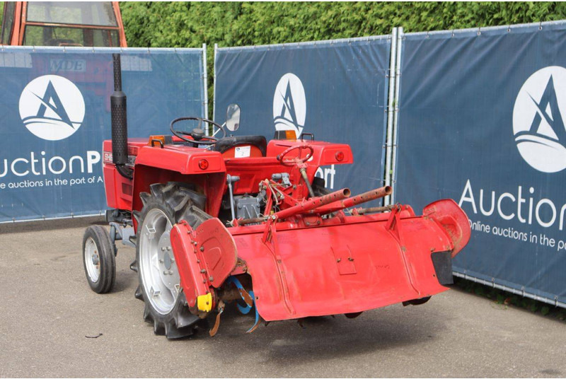 Shibaura SD1803 - Tracteur agricole: photos 4 Shibaura SD1803 - Tracteur agricole: photos 4