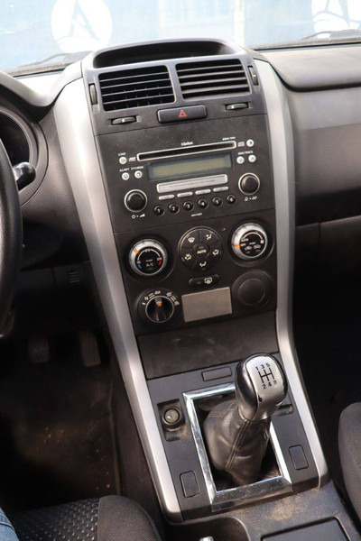 Berline Suzuki Grand Vitara: photos 16